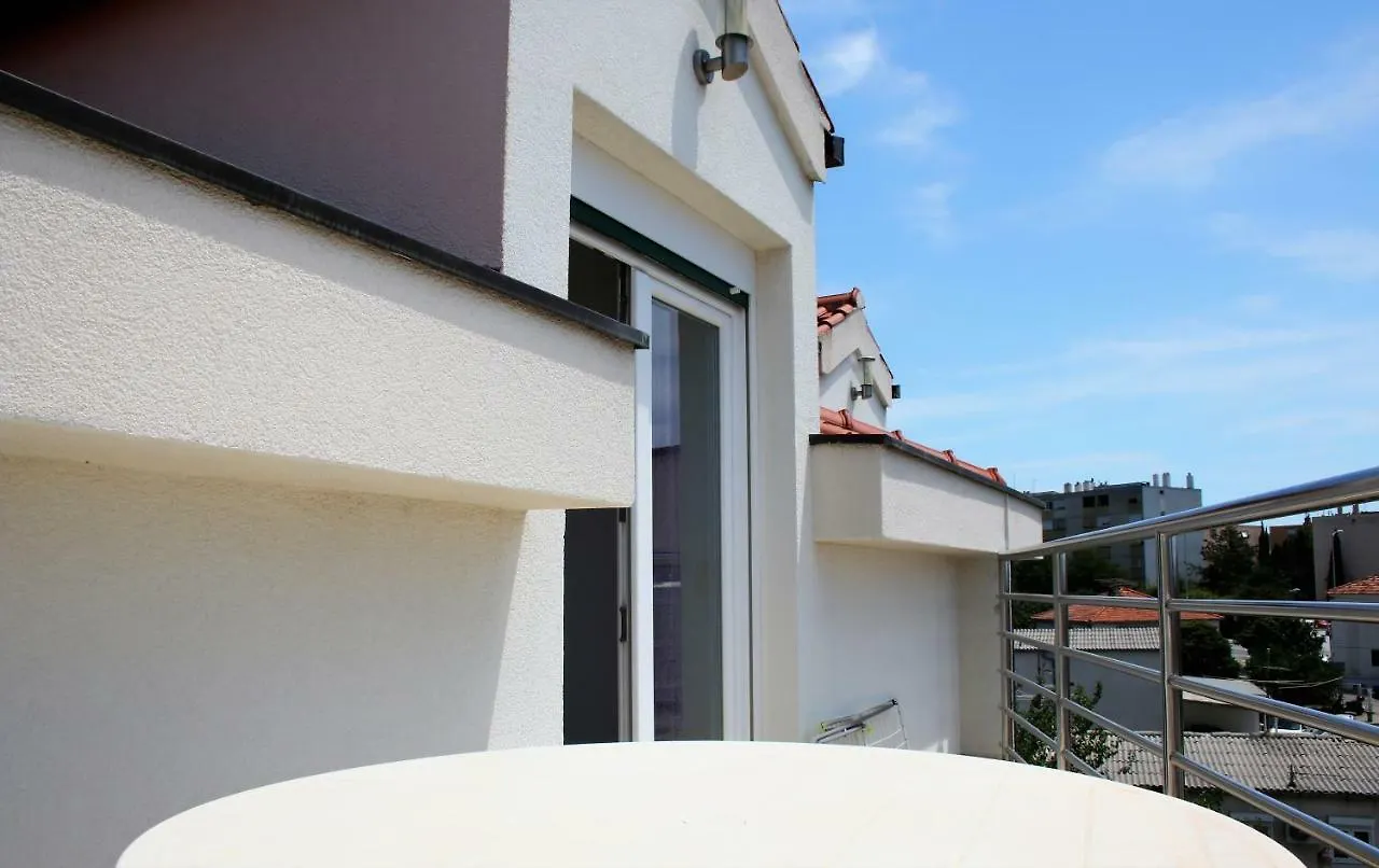 Nova Apartment Split