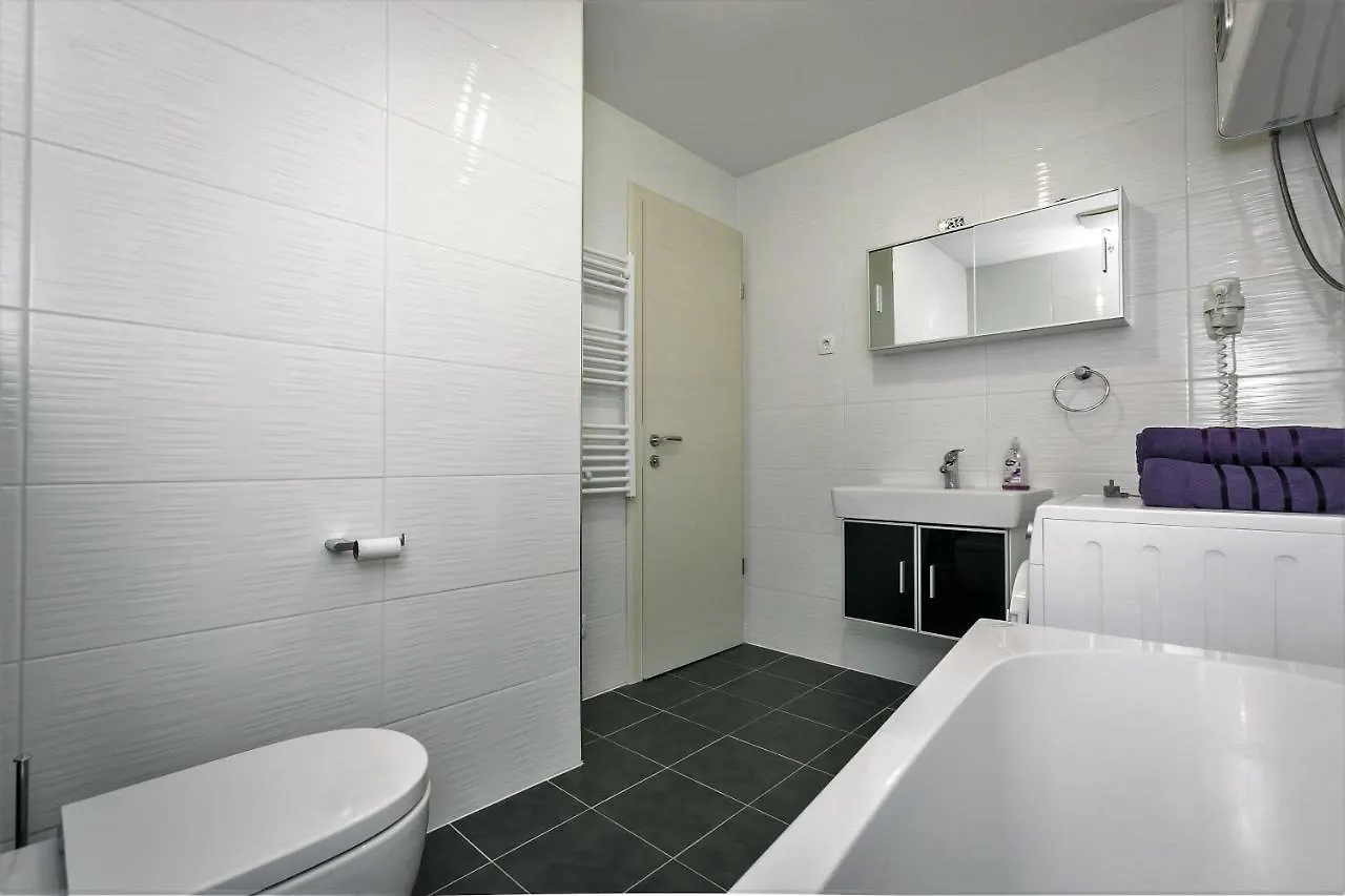 Nova Apartment Split