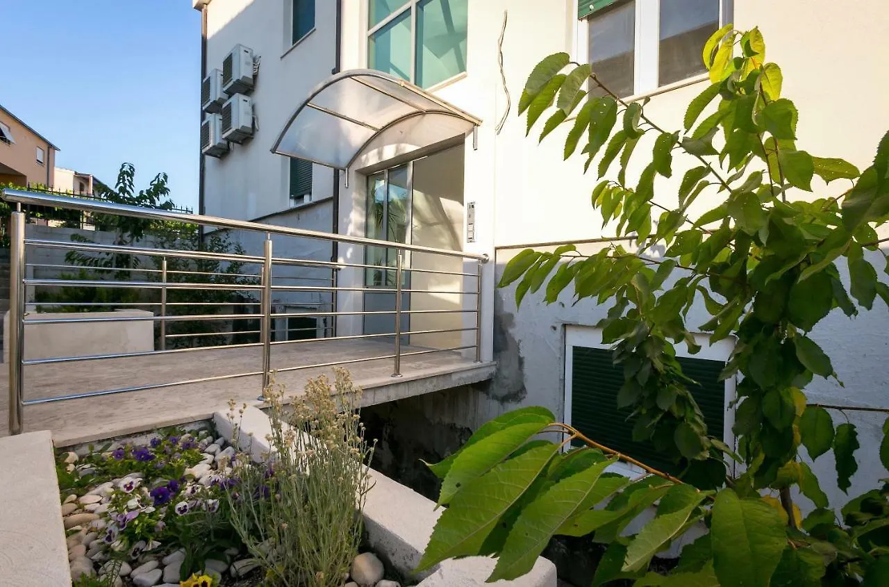 Nova Apartment Split