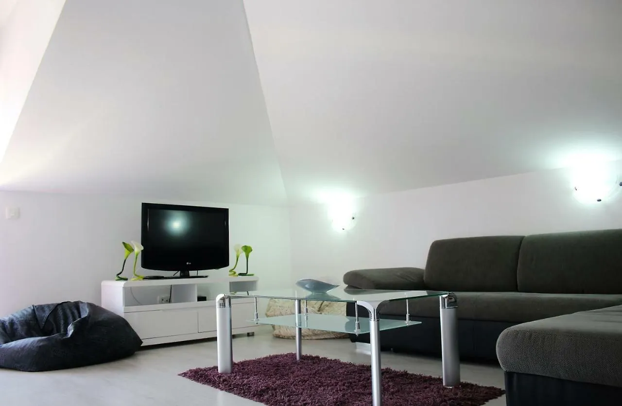 Nova Apartment Split
